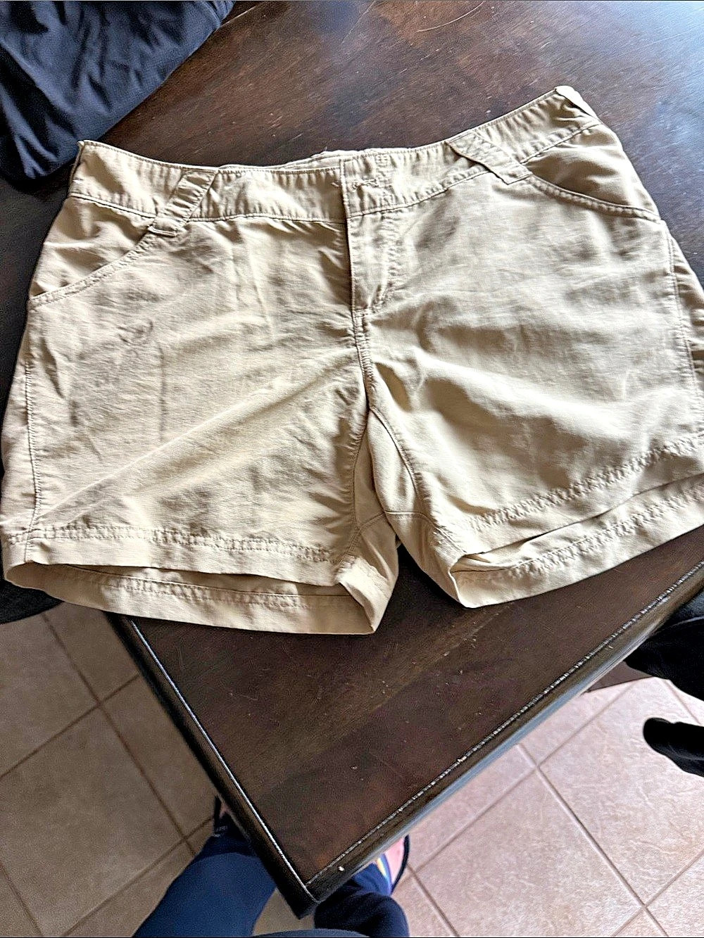 Columbia PFG Performance Fishing Shorts Women's Large Brown/tan